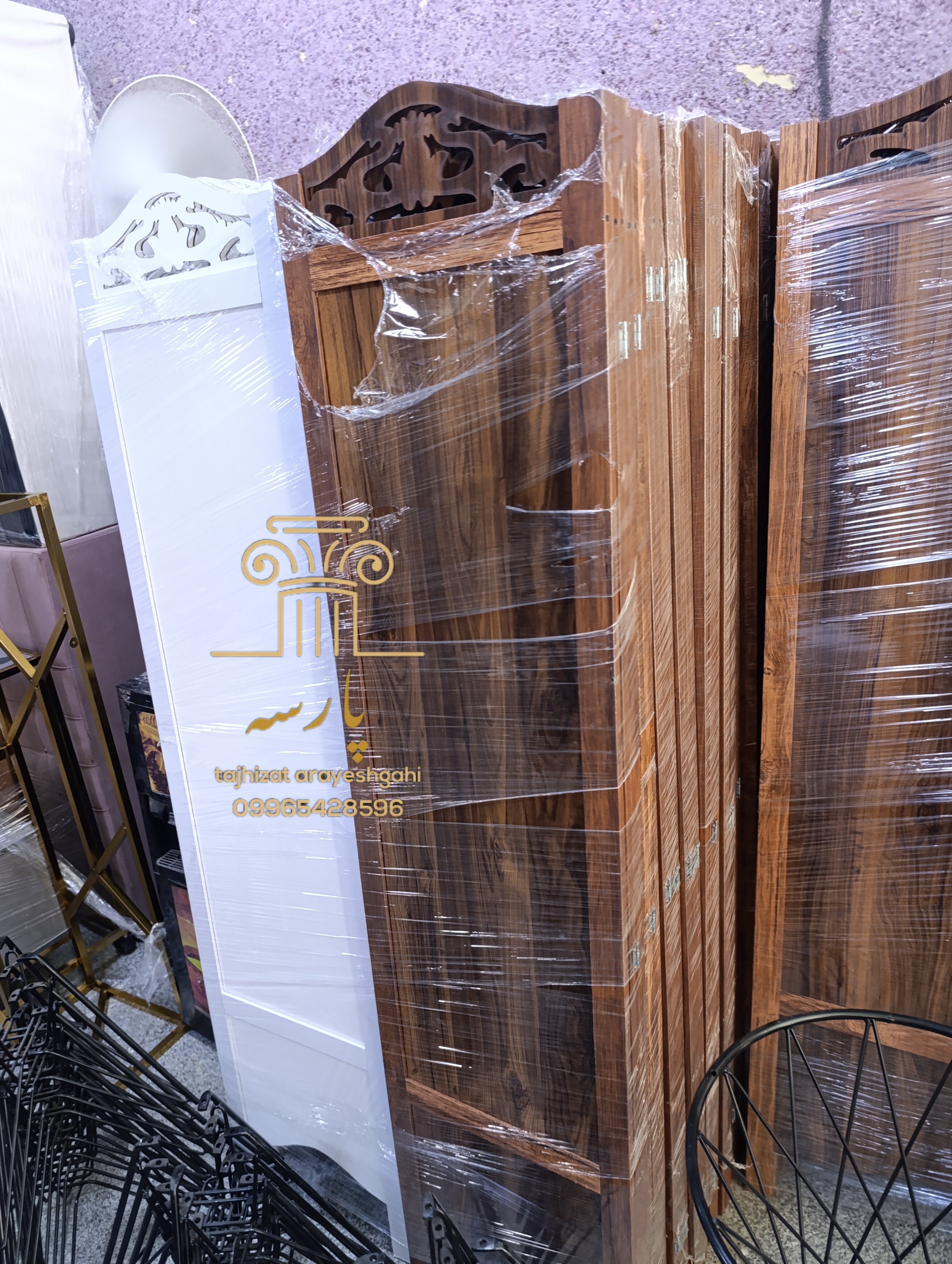 پاراوان پارتیشن چوبی چهار لنگه در دکور سالن زیبایی