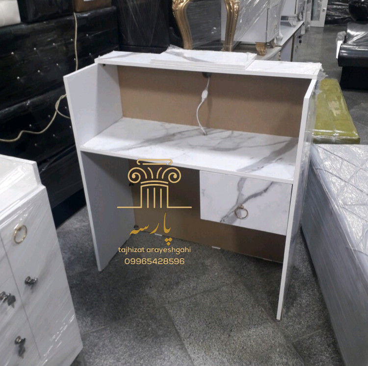 کانتر پذیرش آرایشگاه با بدنه MDF و طرح سنگ